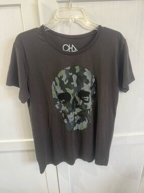 Chaser Women's Black Tee with Camo Skull Graphic